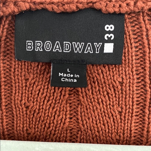 Rust Cable Knit Sweater Size Large - Picture 2 of 7